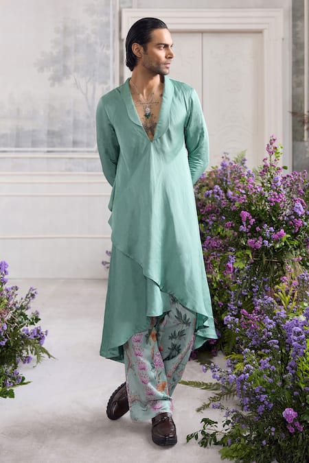 Mahima Mahajan Amar Angrakha Kurta & Quilted Fanah Print Trouser Set 