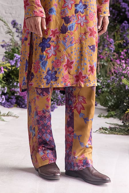 Mahima Mahajan_Yellow Linen, Satin Ahaan Fanah Print Kurta And Trouser Set _Online_at_Aza_Fashions