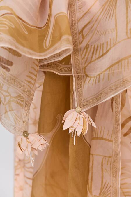 Ruchi Marodia_Peach Bamboo, Cotton, Organza Tassels V-neck Krishna Kamal Print Kurta Set _at_Aza_Fashions