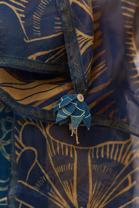 Ruchi Marodia_Blue Bamboo, Cotton, Organza Tassels V-neck Krishna Kamal Print Kurta Set _Online_at_Aza_Fashions