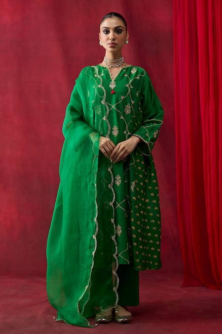 Shikha Mehta Mahira Embroidered Kurta Set 