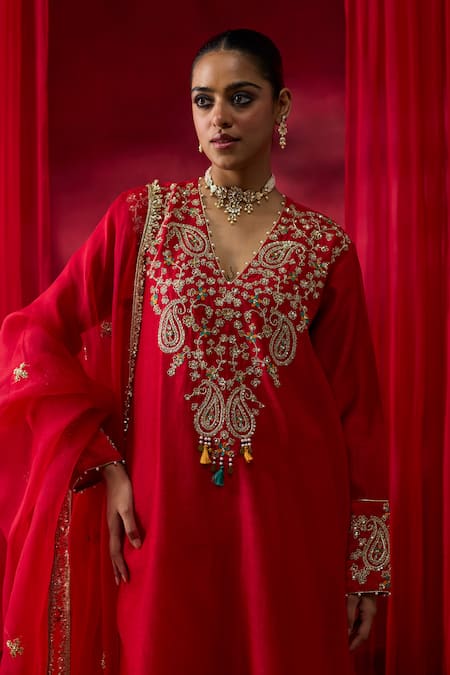 Shop Shikha Mehta Red , Chanderi, Organza Embroidery, Sequins, Zari Kiara Kurta Set Online at Aza Fashions Shop_Shikha Mehta_Red , Chanderi, Organza Embroidery, Sequins, Zari Kiara Kurta Set _Online_at_Aza_Fashions
