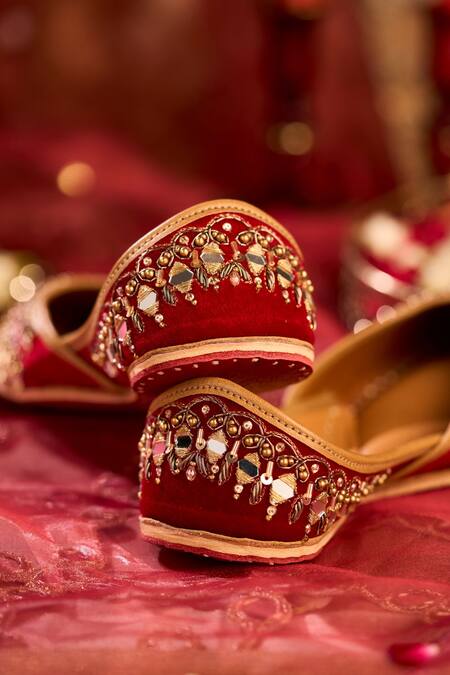 Shop_House Of Vian_Red Falak Embellished Juttis _Online_at_Aza_Fashions