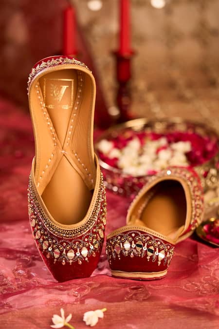 House Of Vian Falak Red Embellished Juttis