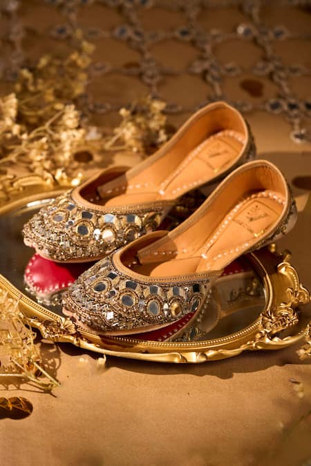 House Of Vian Fasaana Embroidered Juttis