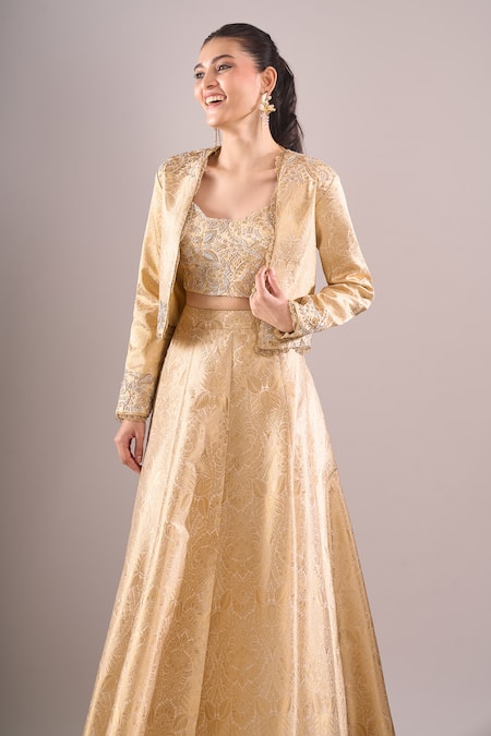 Samyukta Singhania_Gold Brocade Embroidery, Sequins Sweetheart Neck, Hand Lehenga Set With Cape _at_Aza_Fashions