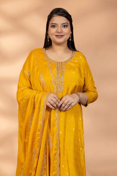 Buy_Mamicha_Yellow Silk Embroidery, Zari Round Neck Sunehri Bahar Kurta Set 