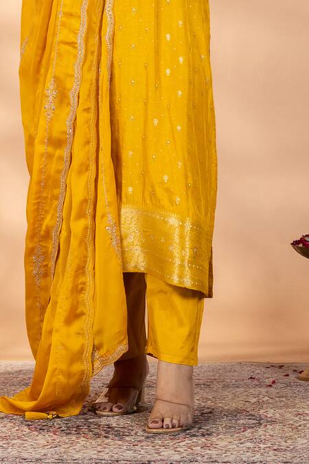 Mamicha_Yellow Silk Embroidery, Zari Round Neck Sunehri Bahar Kurta Set _Online_at_Aza_Fashions