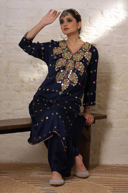 Buy_Sheeshakari_Blue Silk Mirrors, Beads, Embroidery, Zari V-neck Paisley Work Kurta Salwar Set _Online_at_Aza_Fashions