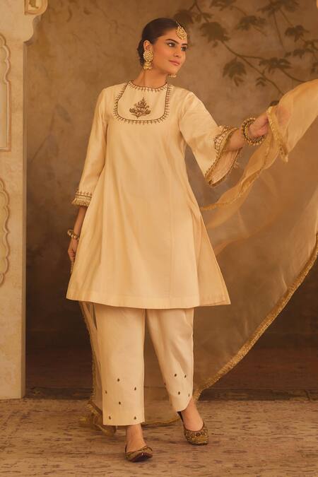 Buy_AFRIYA_Cream Chanderi , Organza Embroidery, Sequins, Zardozi Dori Kurta Set _Online_at_Aza_Fashions