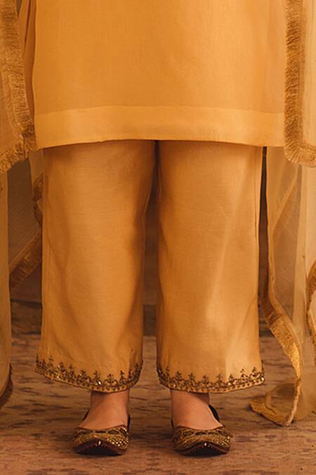 AFRIYA_Gold Organza, Chanderi Zari, Sequins, Pearls, Zardozi And Kurta Set _Online_at_Aza_Fashions