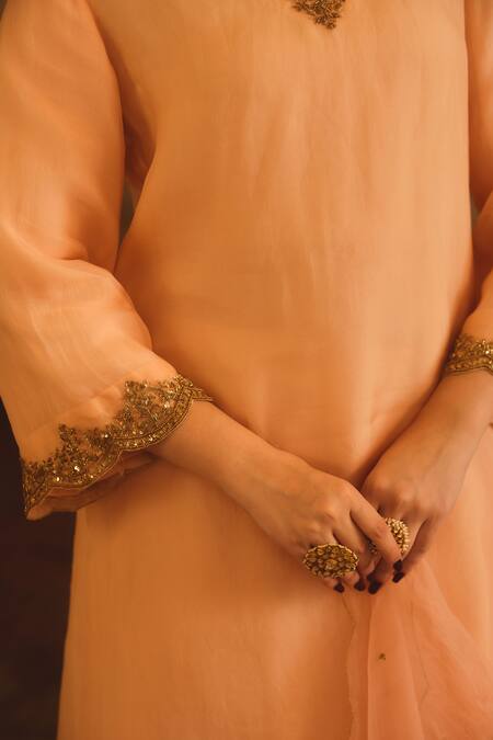 Buy_AFRIYA_Peach Organza, Chanderi Embroidery, Sequins, Zardozi And Dori Kurta Set 