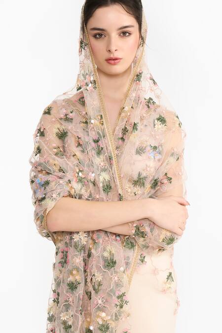 Buy_Gauri & Nainika_Pink Tulle Embroidery, Sequins, Zari, Metallic Lattice Floral Saree With Blouse 