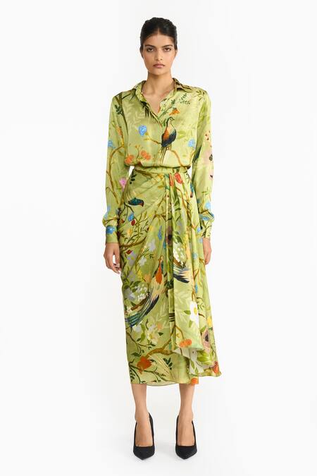 Buy_Gauri & Nainika_Green Satin Collared, V-neck Chinoiserie Print Shirt And Draped Skirt Set _Online_at_Aza_Fashions