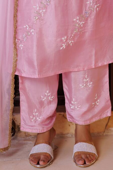 Bannhi By Priyanka Rathore Pink Silk, Chiffon Beads, Embroidery, Gota Hand Cutdana And Beadwork Kurta Set Online at Aza Fashions Bannhi By Priyanka Rathore_Pink Silk, Chiffon Beads, Embroidery, Gota Hand Cutdana And Beadwork Kurta Set _Online_at_Aza_Fashions