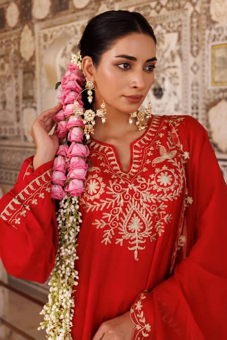 Shop_Bannhi By Priyanka Rathore_Red Silk, Organza Embroidery, Zari Split V-neck Short Kurta With Pant And Dupatta _Online_at_Aza_Fashions