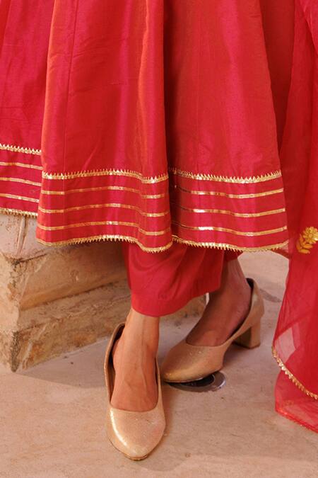 Bannhi By Priyanka Rathore_Pink Silk, Organza Gota Patti, Embroidery Detailed Anarkali Pant And Dupatta Set _at_Aza_Fashions