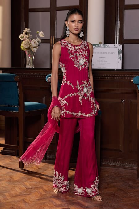 Seema Thukral Pink Georgette, Organza Sequins, Anchal Embellished Sleeveless Kurta Pant Set Online at Aza Fashions Seema Thukral_Pink Georgette, Organza Sequins, Anchal Embellished Sleeveless Kurta Pant Set _Online_at_Aza_Fashions