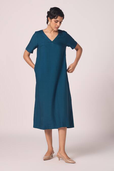 The Summer House_Blue Silk, Twill V-neck Vega Solid Midi Dress _Online_at_Aza_Fashions