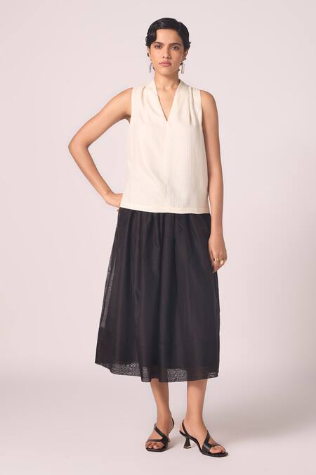 Buy_The Summer House_Cream Silk, Twill V-neck Lumas Sleeveless Solid Top _Online_at_Aza_Fashions