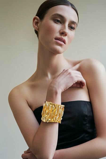 Buy_Mnsh_Gold Plated Kallista Hammered Cuff 