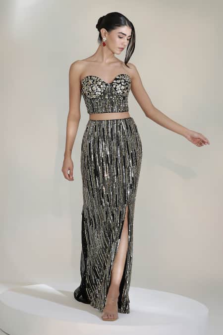 Libas Cafe by Nidhi & Ashish Black Net Sequins, Embroidery, Metallic Thread Majesty Corset Lehenga Set Online at Aza Fashions Libas Cafe by Nidhi & Ashish_Black Net Sequins, Embroidery, Metallic Thread Majesty Corset Lehenga Set _Online_at_Aza_Fashions