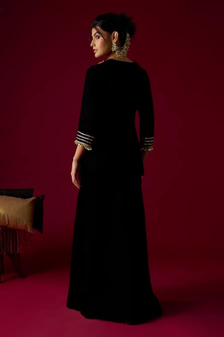 RAYASHA KHAN Nisha VelvetEmbroidered Kurta & Gharara Set 