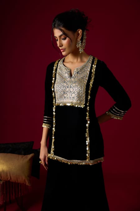 RAYASHA KHAN_Black Velvet Embroidery, Sequins Nisha Velvetembroidered Kurta And Gharara Set _Online_at_Aza_Fashions