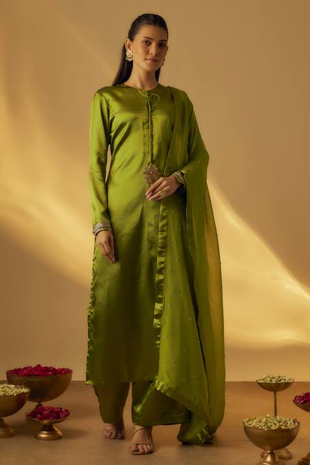 RAYASHA KHAN_Green Silk, Organza Tassels, Sequins Split V-neck Mehendi Kurta Set _Online_at_Aza_Fashions