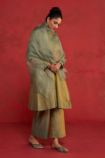 Rhua Handcrafted Thread & Zardozi Kurta Set  