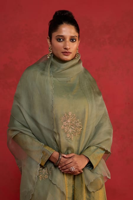 Rhua Green Silk, Organza Embroidery, Zari Handcrafted Thread And Zardozi Kurta Set at Aza Fashions Rhua_Green Silk, Organza Embroidery, Zari Handcrafted Thread And Zardozi Kurta Set _at_Aza_Fashions