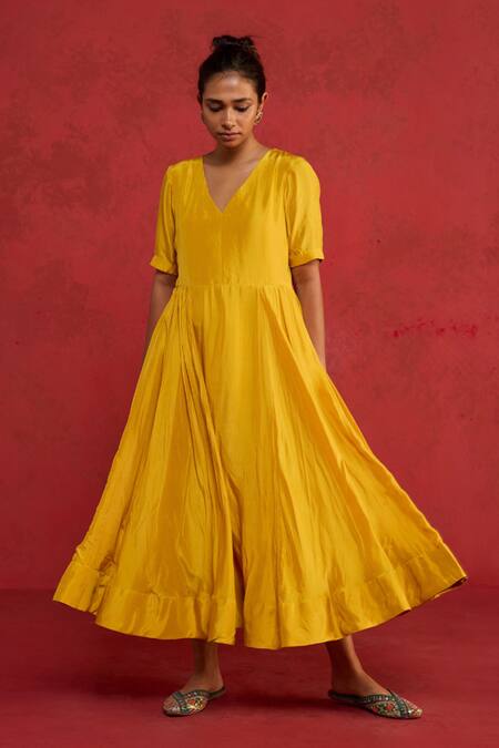 Buy Rhua Yellow Silk, Organza Embroidery V-neck Ari And Zardozi Kurta Pant Set Online at Aza Fashions Buy_Rhua_Yellow Silk, Organza Embroidery V-neck Ari And Zardozi Kurta Pant Set _Online_at_Aza_Fashions