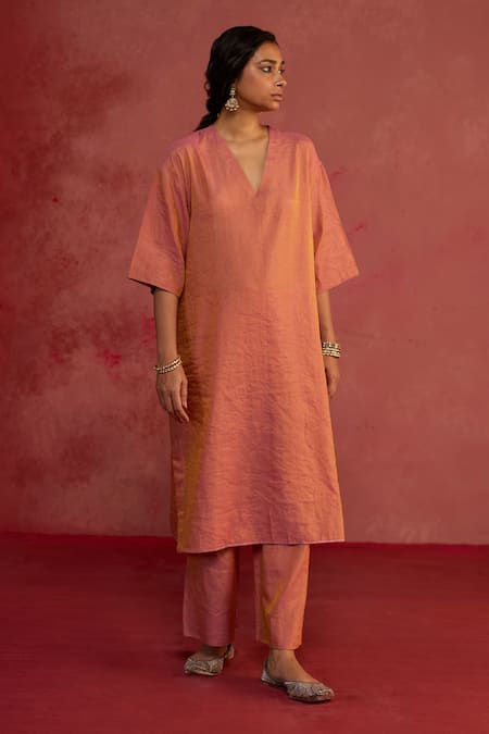Buy_Rhua_Pink Tissue, Organza Embroidery, Metallic Thread Handwoven Banarasi Kurta Set _Online_at_Aza_Fashions