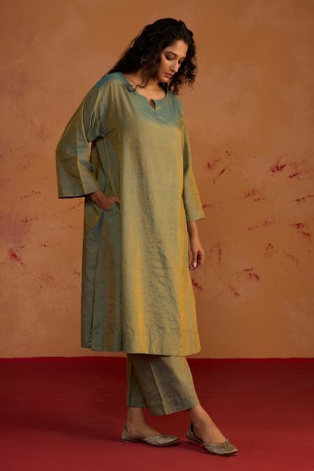 Buy_Rhua_Blue Tissue, Organza Embroidery Keyhole Neck, Handwoven Banarasi Kurta Set _Online_at_Aza_Fashions