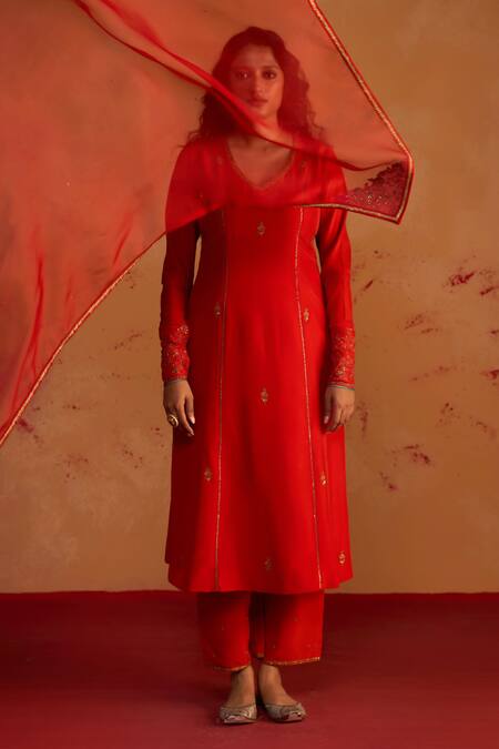 Buy_Rhua_Orange Silk, Organza Embroidery, Metallic Thread, Zari And Zardozi Kurta Set _Online_at_Aza_Fashions