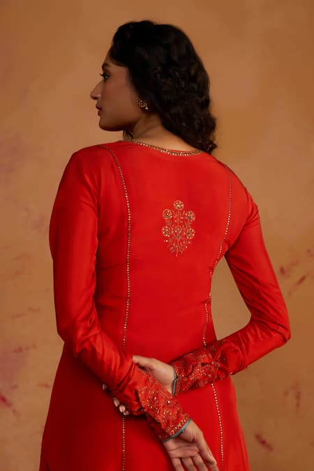 Rhua Ari & Zardozi Embroidered Kurta Set 