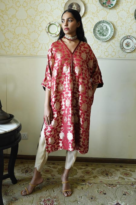 Shorshe Clothing RajBaari Brocade Floral Kurta & Dhoti Pant Set 