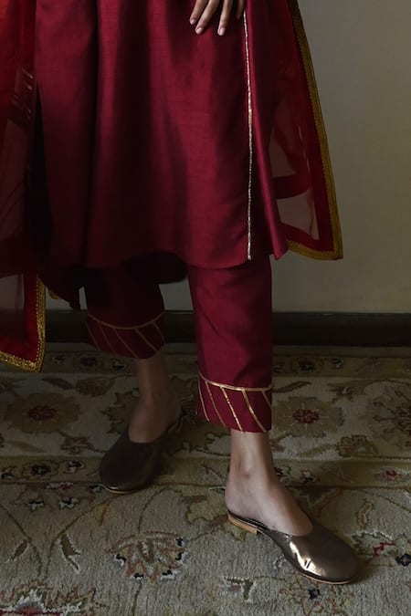 Shorshe Clothing_Red Silk Embroidery, Lace V-neck Taj Raw Kaftan And Pant Set _Online_at_Aza_Fashions