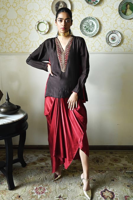 Shorshe Clothing Embroidered Kurta & Cowl Skirt Set 