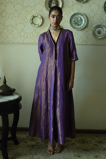 Buy_Shorshe Clothing_Purple Tissue Embroidery, Lace V-neck Sashiko Hand Kurta _Online_at_Aza_Fashions
