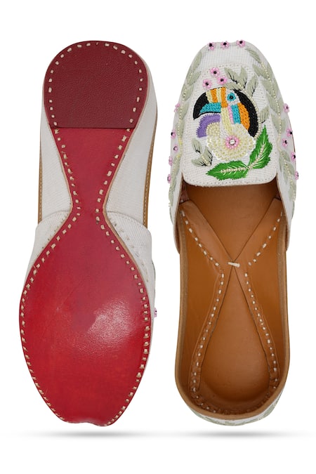 NR By Nidhi Rathi White Handcrafted Juttis