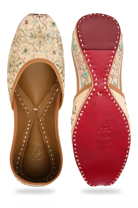 NR By Nidhi Rathi Floral & Geometric Embroidered Jutti