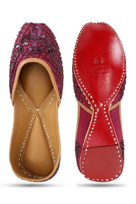 NR By Nidhi Rathi Sequins & Beads Embellished Jutti