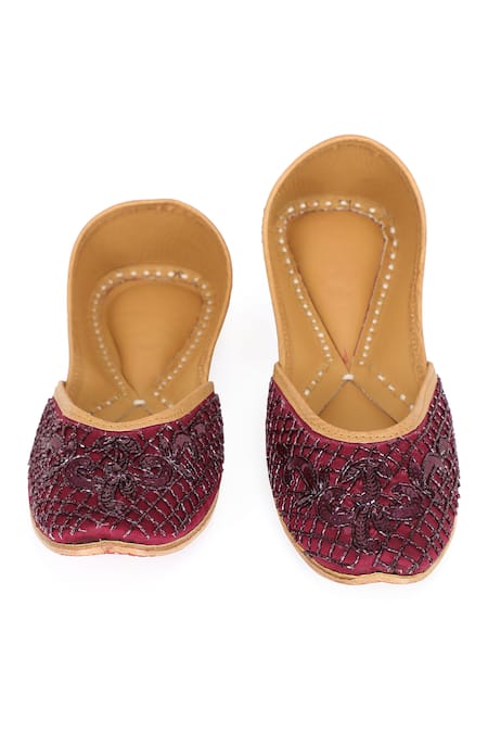 NR By Nidhi Rathi Sequins & Beads Embellished Jutti