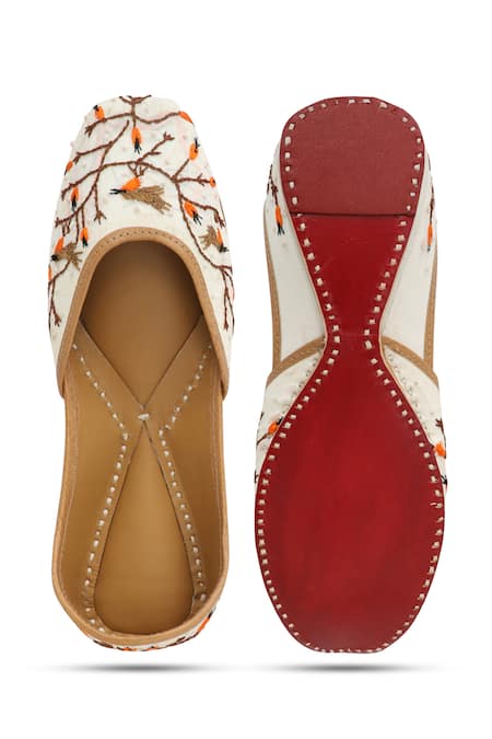 NR By Nidhi Rathi Bird & Branch Embroidered Leather Jutti