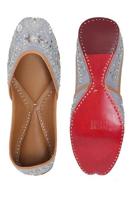 NR By Nidhi Rathi Embroidered & Embellished Jutti 