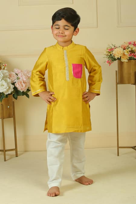 Pankhuri By Priyanka Contrast Patch Pocket Kurta Set 