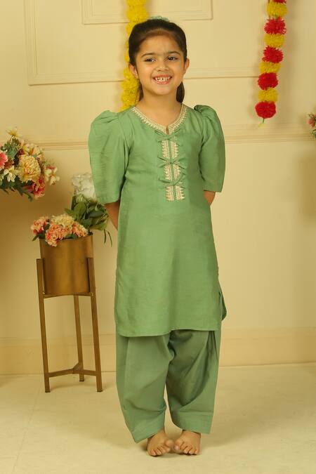Pankhuri By Priyanka_Green Chanderi Lace, Bows Work Placket Kurta And Salwar Set _at_Aza_Fashions