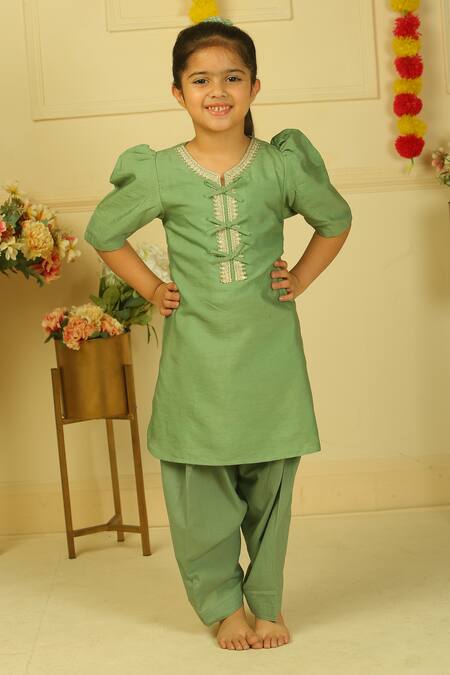 Buy_Pankhuri By Priyanka_Green Chanderi Lace, Bows Work Placket Kurta And Salwar Set 