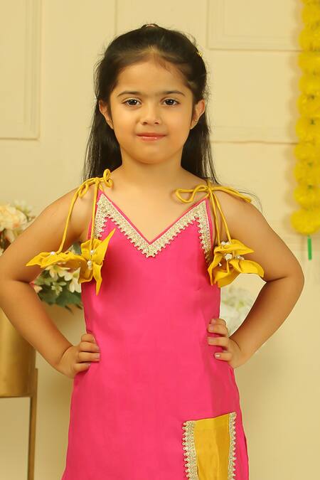 Buy_Pankhuri By Priyanka_Pink Chanderi Lace, Bows Halter Kurta And Tulip Pant Set 